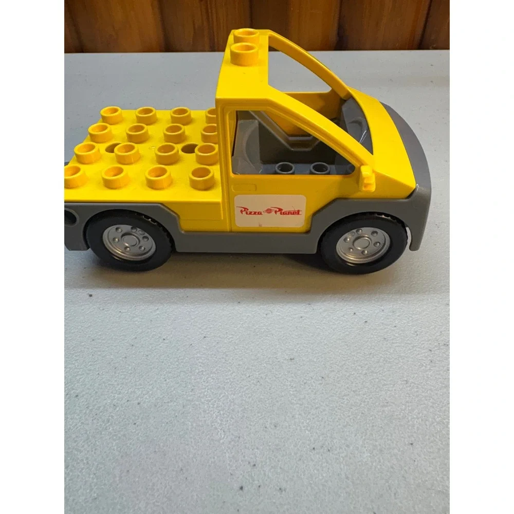 LEGO DUPLO Toy Story 3 Pizza Planet Truck Rescue Set (5658) Complete no box
